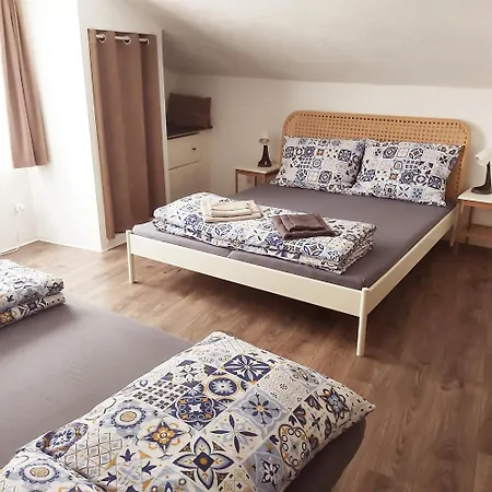 Apartment Domecek